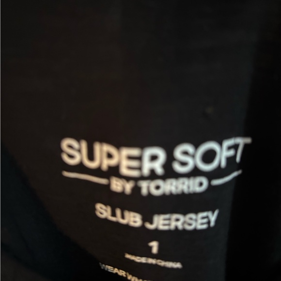 Torrid black sleeveless summer top - Picture 3 of 3